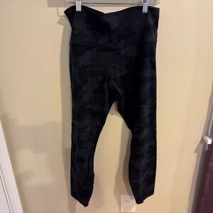 lululemon athletica Women’s Black Camo Leggings Size 10